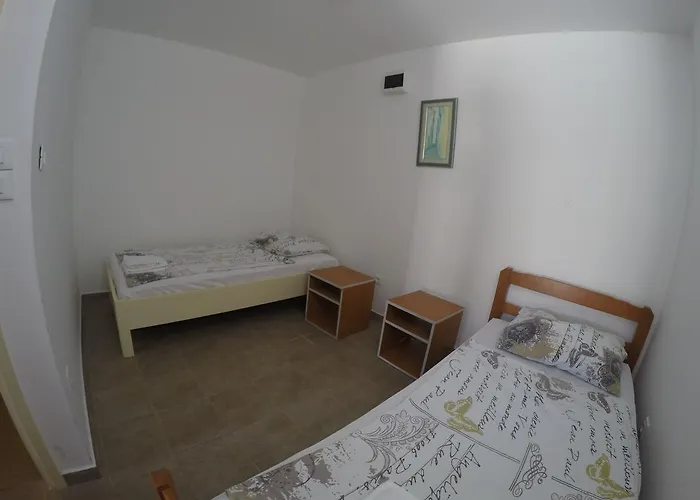 Andela 2 * Petrcane